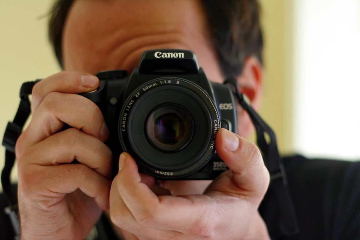 The many benefits of building a long-term relationship with an event photographer, including enhanced trust, visual consistency and efficient collaboration.